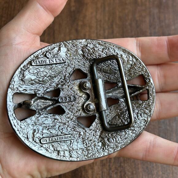 Leatherock women’s black metal belt buckle with black and white agate stone - Picture 4 of 6